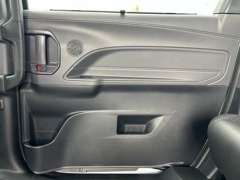 Used 2023 Toyota Sienna XSE w/ XSE Plus Package AWD/4WD image 25