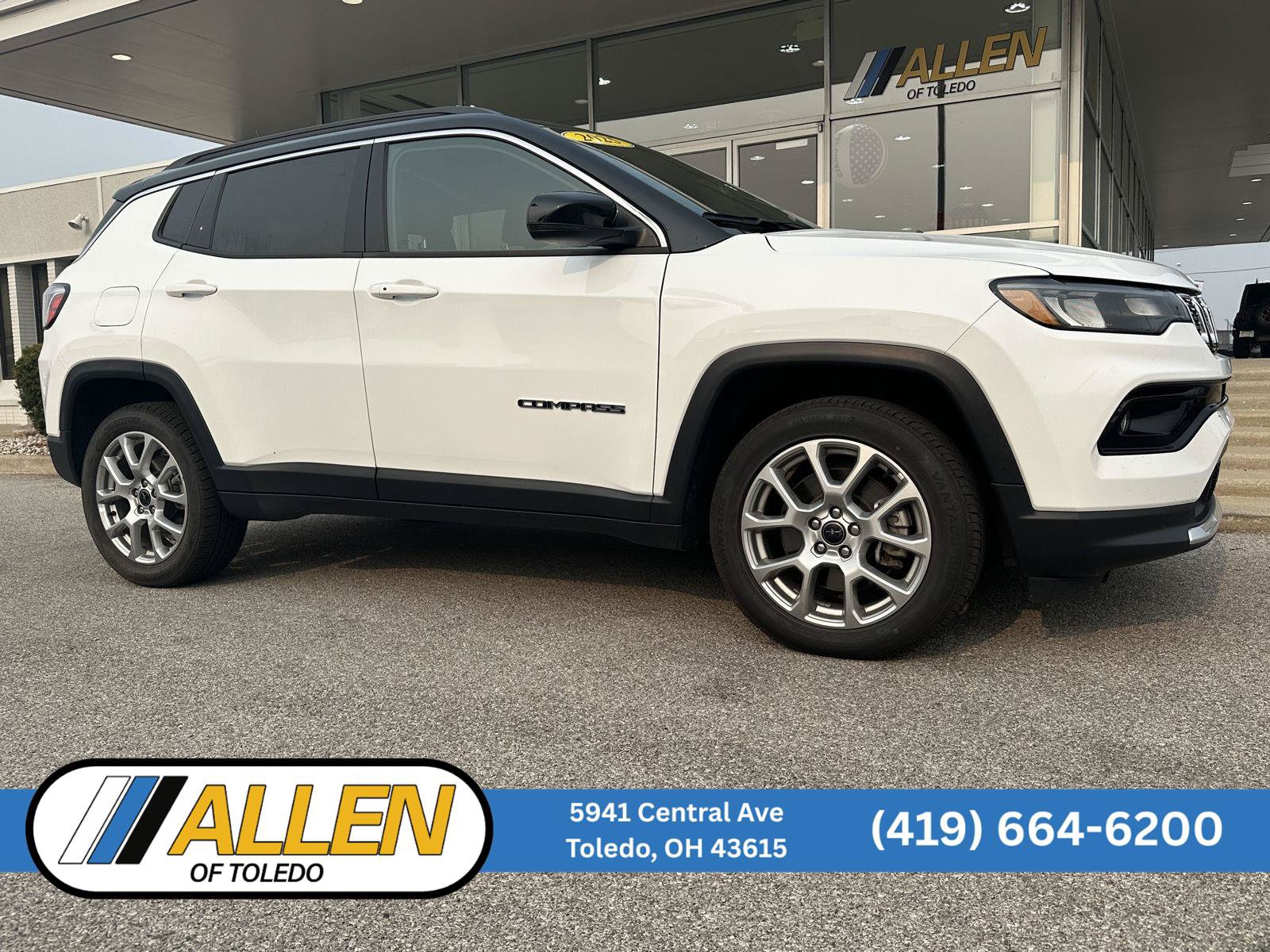 Used 2025 Jeep Compass Limited AWD/4WD image 1