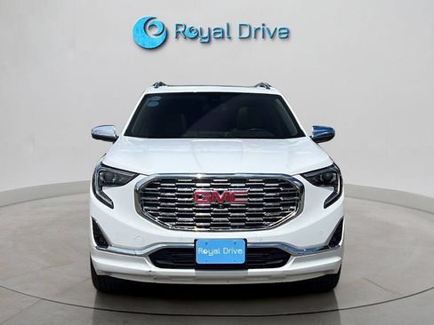 Used 2020 GMC Terrain Denali w/ Denali Premium Package AWD/4WD image 8