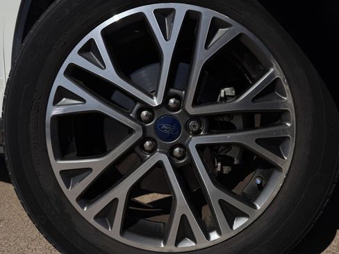 Used 2020 Ford Escape SEL image 10