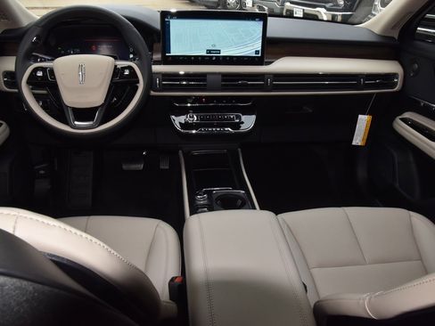 New 2026 Lincoln Corsair Reserve image 16