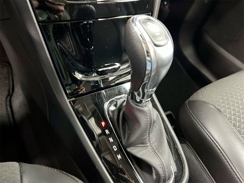 Used 2022 Buick Encore Preferred w/ Safety Package image 16