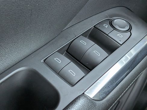Used 2024 Chevrolet Traverse LS FWD image 22