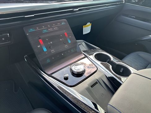 New 2026 Cadillac Escalade IQL Luxury image 38