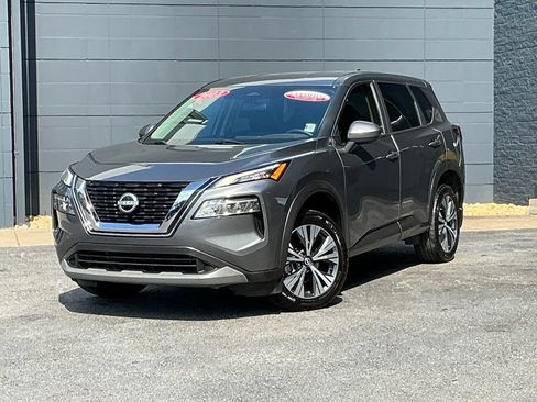 Used 2023 Nissan Rogue SV FWD image 2