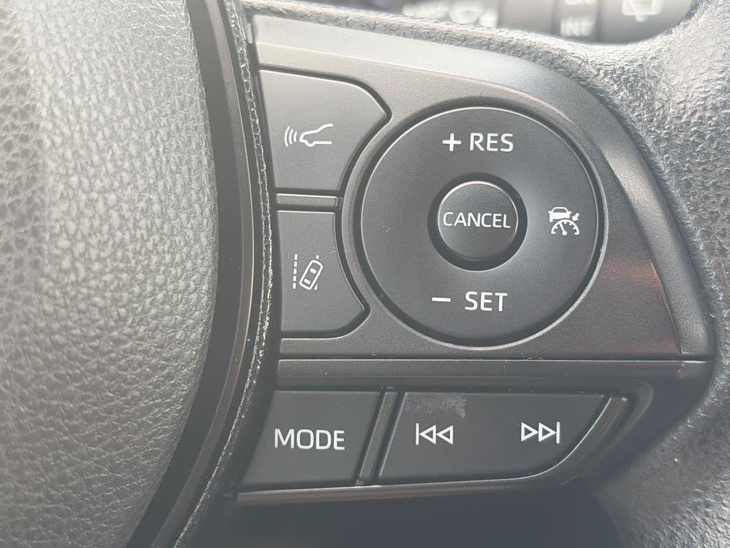 Used 2021 Toyota RAV4 XLE AWD/4WD image 13