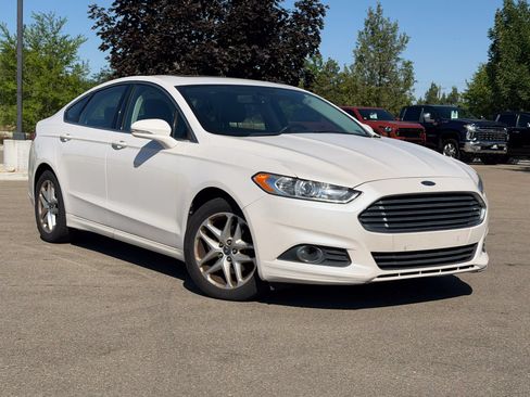 Used 2013 Ford Fusion SE FWD image 1