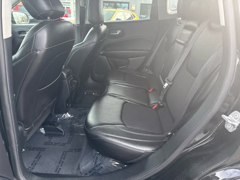 Used 2018 Jeep Compass Latitude w/ Cold Weather Group image 13