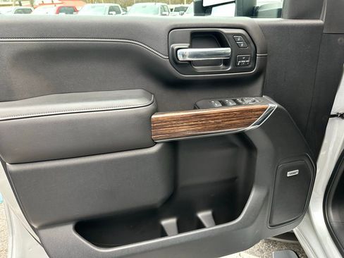 Used 2020 Chevrolet Silverado 2500 High Country w/ Z71 Off-Road Package image 11