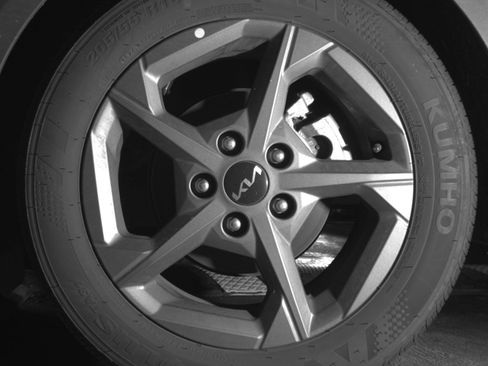 Used 2025 Kia K4 LXS image 14