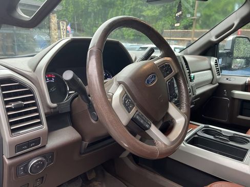 Used 2018 Ford F350 King Ranch w/ King Ranch Ultimate Package AWD/4WD image 11