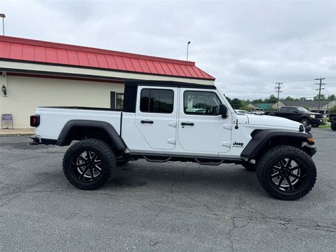 Used 2020 Jeep Gladiator Sport w/ Quick Order Package 23S AWD/4WD image 3