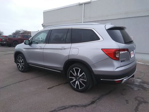 Used 2019 Honda Pilot Touring image 7