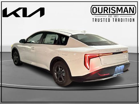 New 2025 Kia K4 LXS image 3