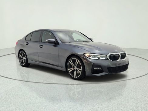 Used 2020 BMW 330i Sedan w/ M Sport Package RWD image 3