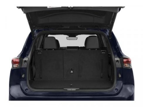 Used 2022 Toyota Highlander XLE AWD/4WD image 11