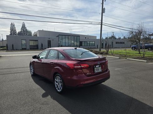 Used 2015 Ford Focus SE w/ Equipment Group 201A image 8