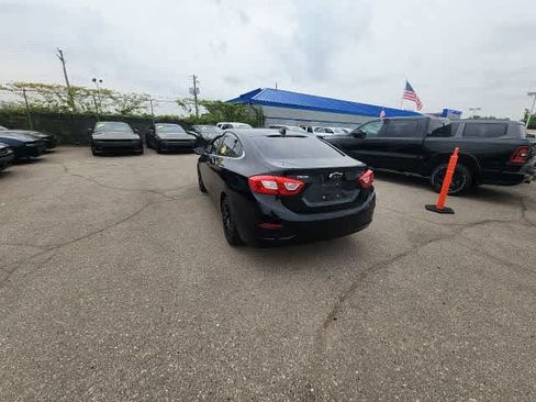 Used 2017 Chevrolet Cruze LT w/ Convenience Package FWD image 20