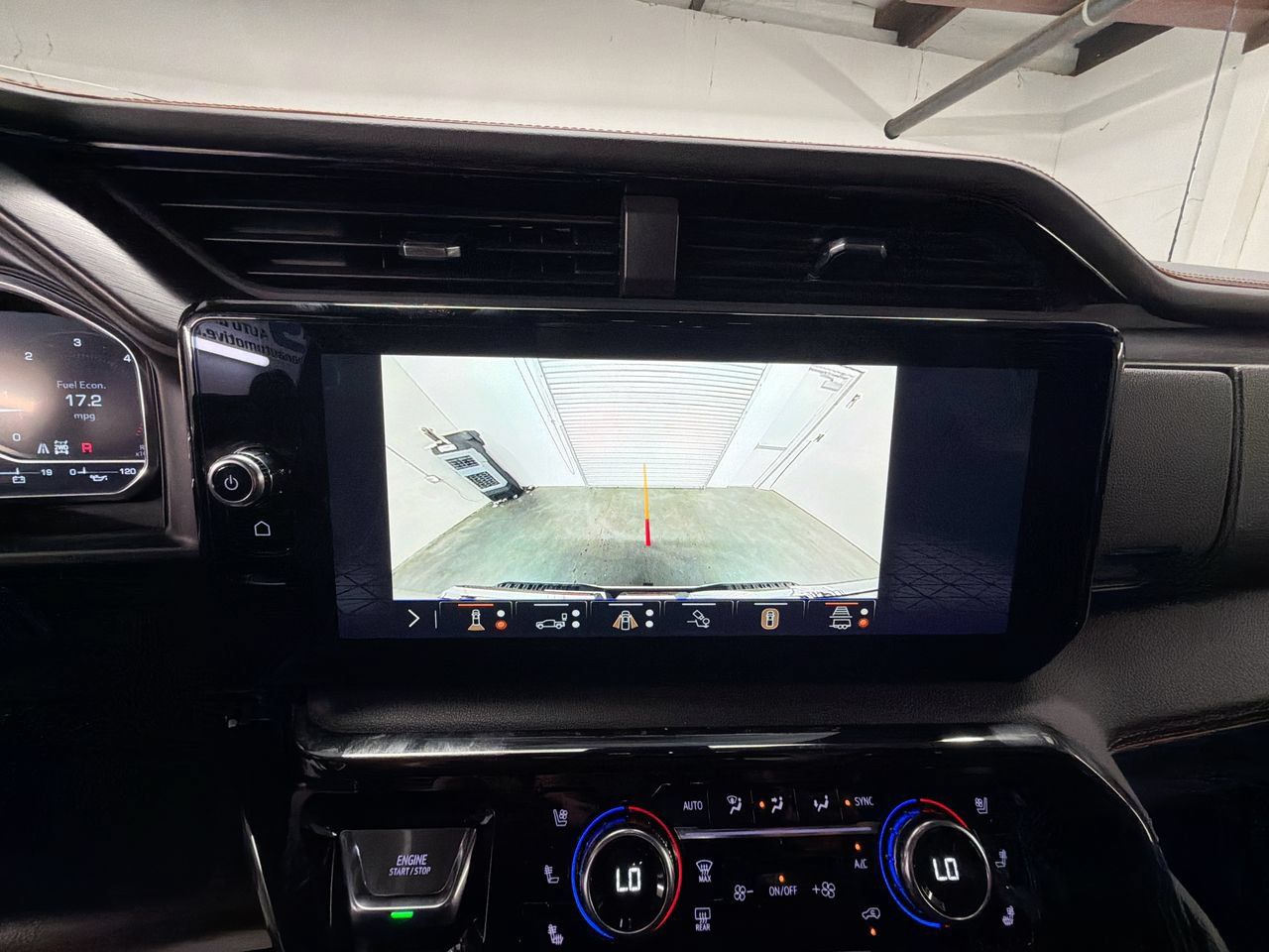 Certified 2025 GMC Sierra 1500 AT4 w/ AT4 Premium Package AWD/4WD image 15