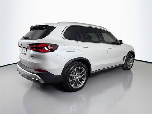 New 2026 BMW X5 xDrive40i w/ Climate Comfort Package AWD/4WD image 5