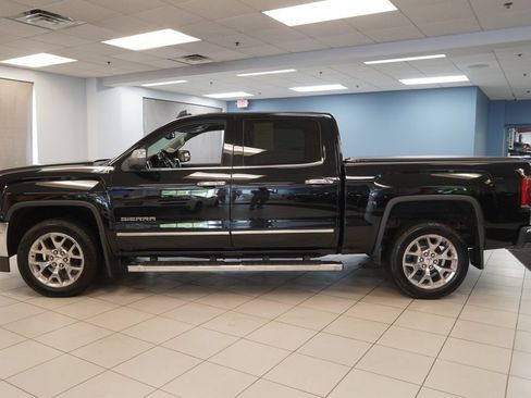 Used 2018 GMC Sierra 1500 SLT w/ SLT Premium Package AWD/4WD image 2