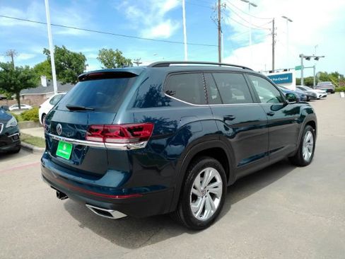 Used 2021 Volkswagen Atlas SE w/ Panoramic Sunroof Package FWD image 6