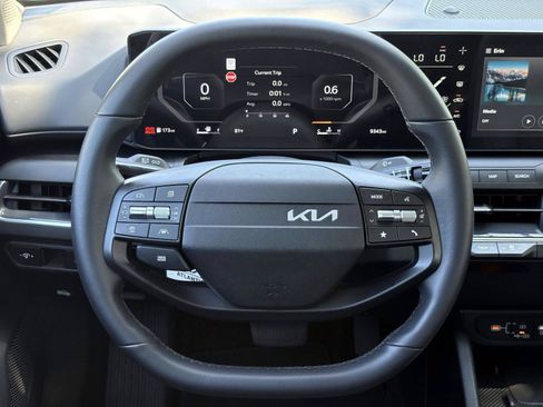 Certified 2025 Kia K4 EX FWD image 15
