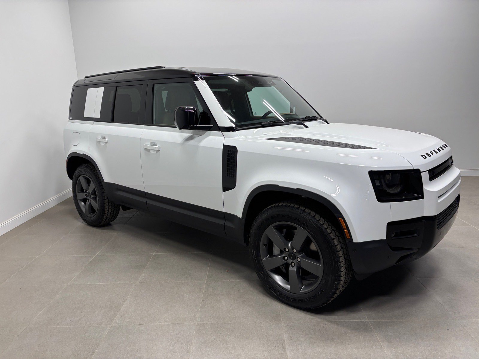 New 2026 Land Rover Defender 110 S AWD/4WD image 5