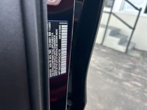 Used 2023 Porsche Cayenne Platinum Edition image 55