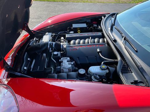 Used 2005 Chevrolet Corvette Convertible w/ Preferred Equipment Group RWD image 44