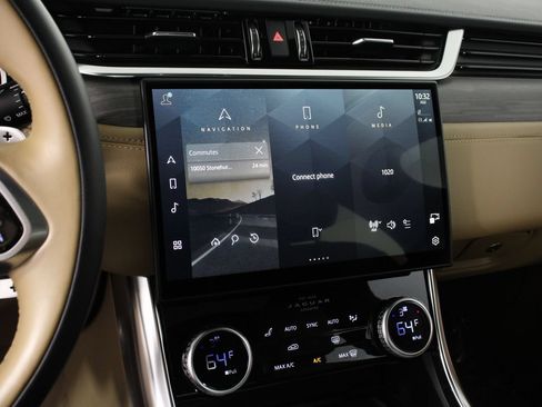 Used 2023 Jaguar XF SE RWD image 9