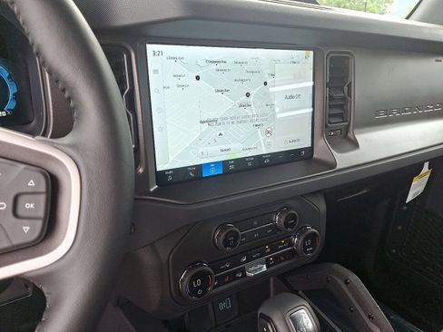 New 2025 Ford Bronco Badlands image 16