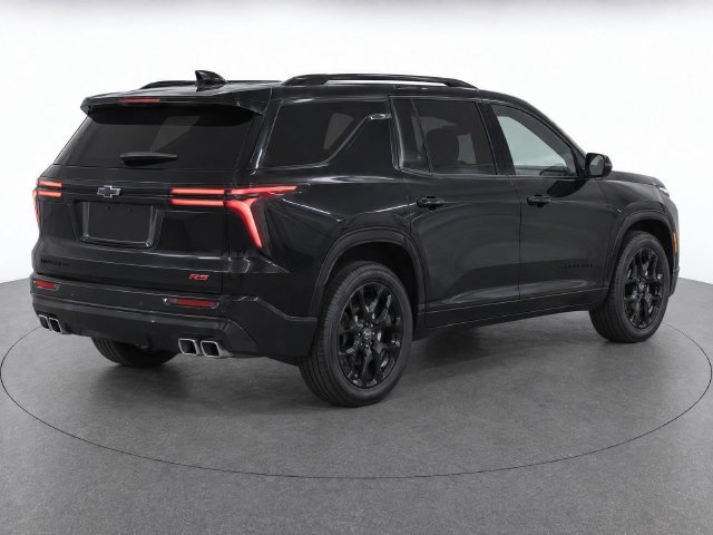 Used 2025 Chevrolet Traverse RS w/ LPO, Floor Liner Package FWD image 8