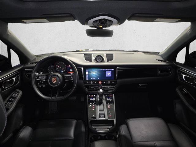 Used 2025 Porsche Macan AWD/4WD image 9