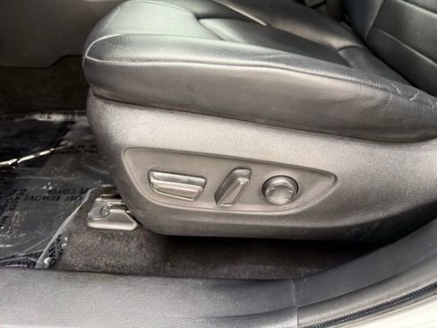 Used 2021 Toyota Highlander XLE image 13