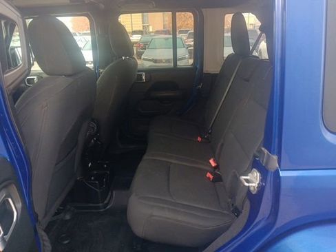 Used 2018 Jeep Wrangler Unlimited Sahara image 22