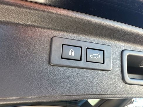 Used 2023 Subaru Forester Touring image 8