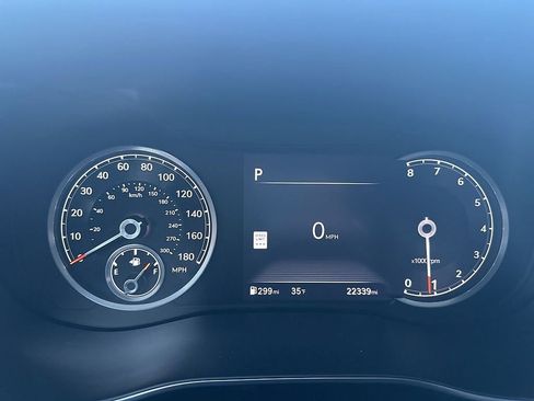 Used 2025 Genesis G70 2.5T image 18