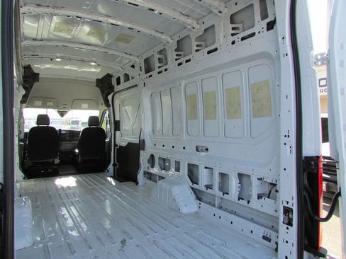Used 2024 Ford Transit 250 148 High Roof Extended RWD image 32