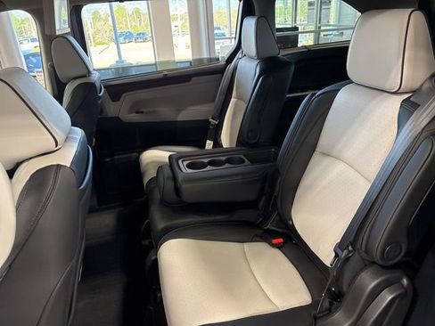 New 2026 Honda Odyssey Elite image 9