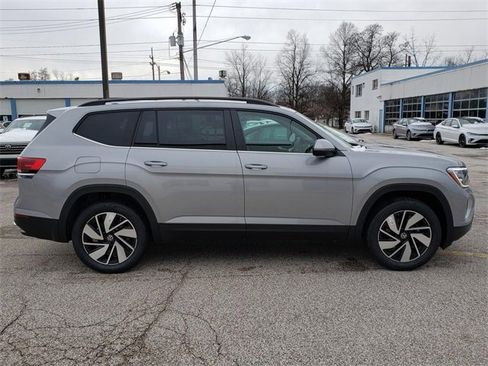 New 2026 Volkswagen Atlas SE image 2