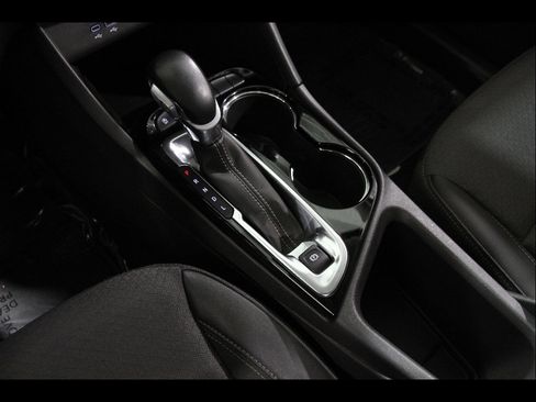 Certified 2024 Buick Encore GX Preferred FWD image 13