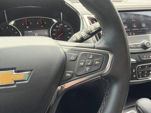 Used 2024 Chevrolet Equinox LT FWD image 28