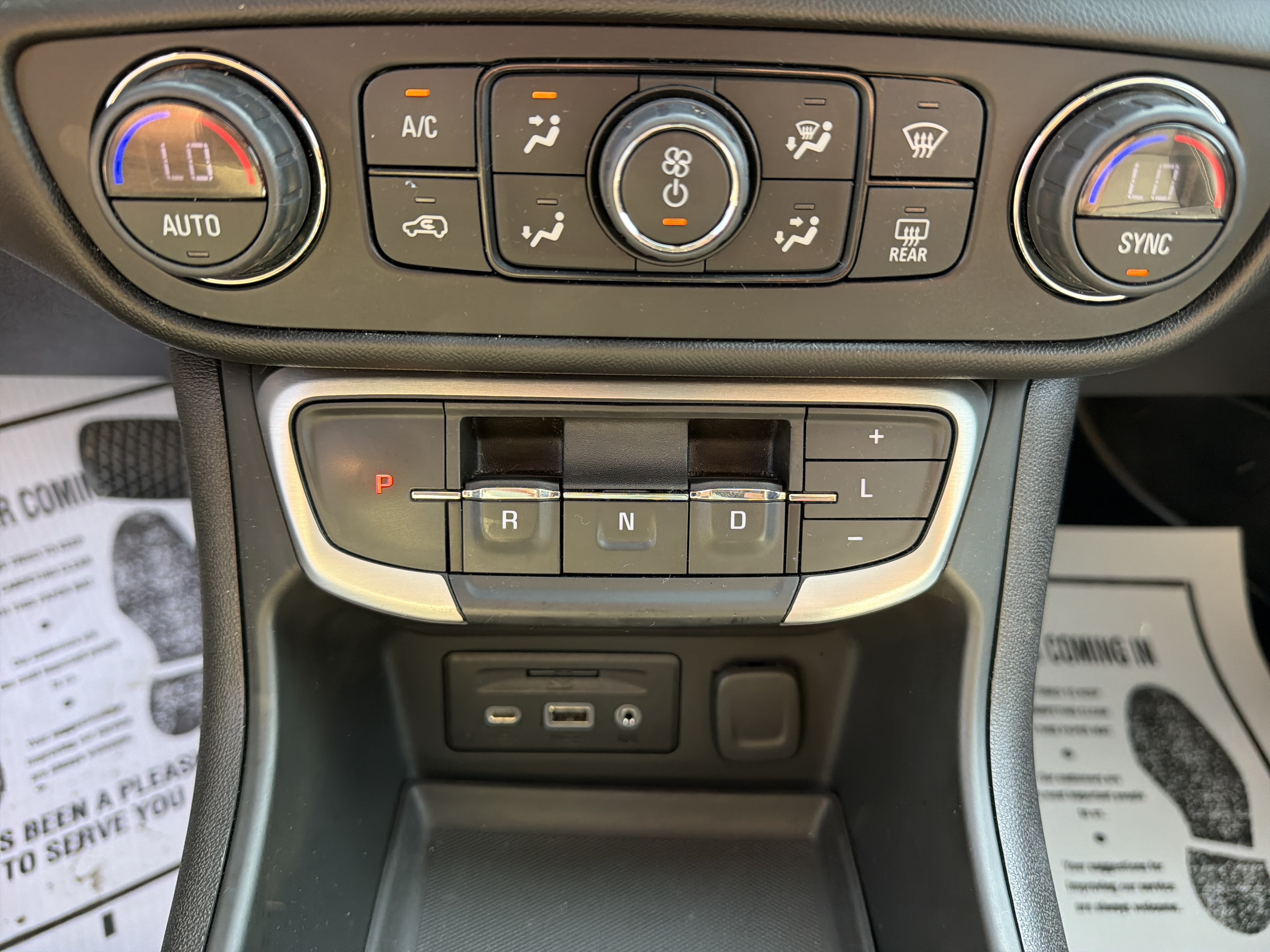 Used 2022 GMC Terrain SLT w/ Infotainment Package II AWD/4WD image 23