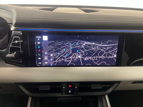 Certified 2024 Porsche Macan 4 Electric image 34