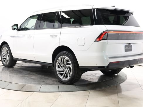 Used 2025 Lincoln Navigator Reserve AWD/4WD image 73