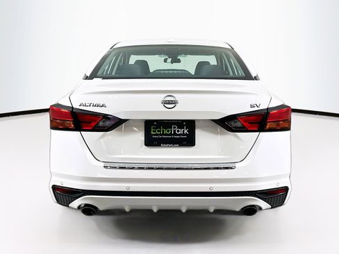 Used 2023 Nissan Altima 2.5 SV w/ SV Premium Package FWD image 7