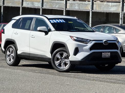 Used 2022 Toyota RAV4 XLE image 2