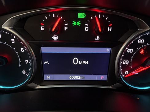 Used 2020 Chevrolet Equinox Premier w/ LPO, Floor Liner Package image 9