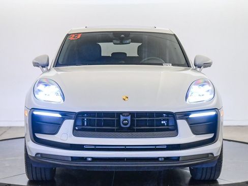 Used 2024 Porsche Macan AWD/4WD image 6